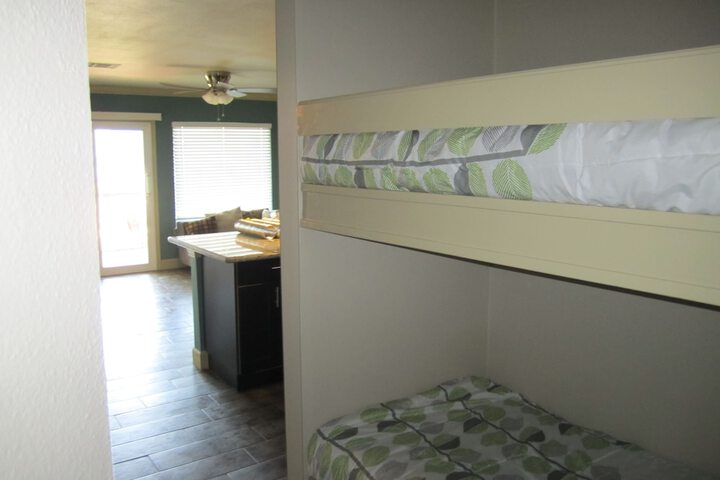 Room 2 of 210