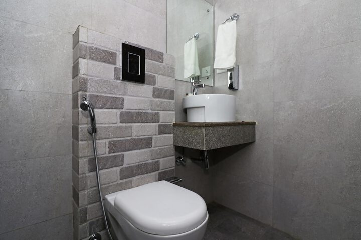 Room 10 of 11
