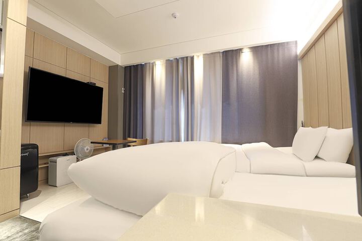 Room 44 of 74