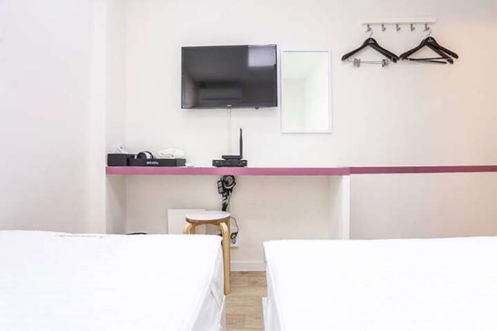 Room 29 of 60