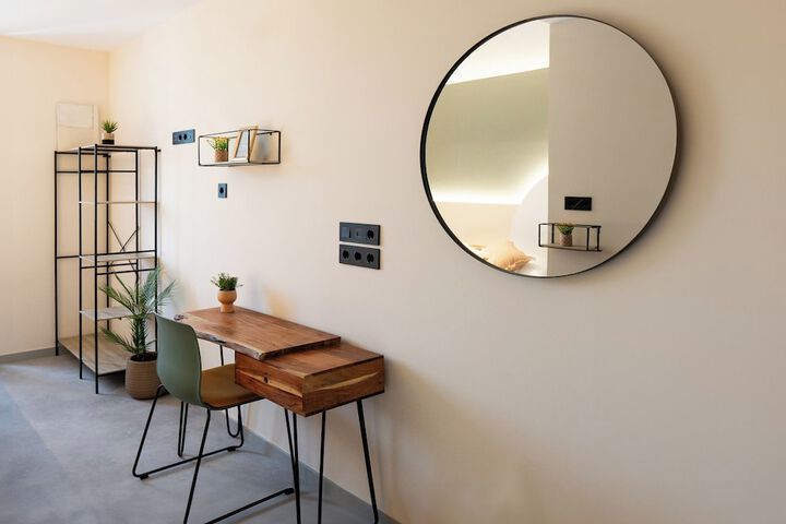 Room 12 of 28