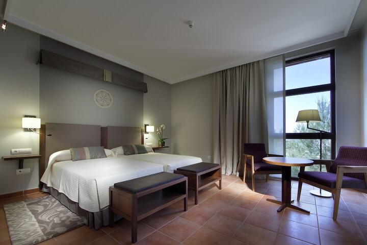 Room 10 of 97