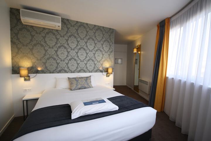 Room 7 of 50