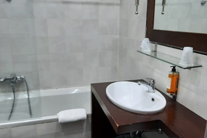 Room 42 of 79