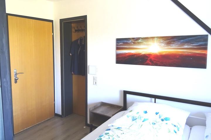 Room 141 of 442
