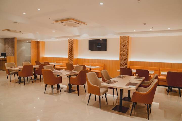 Dining 21 of 23