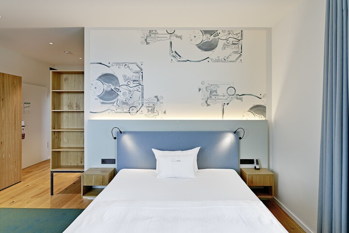 Room 11 of 46