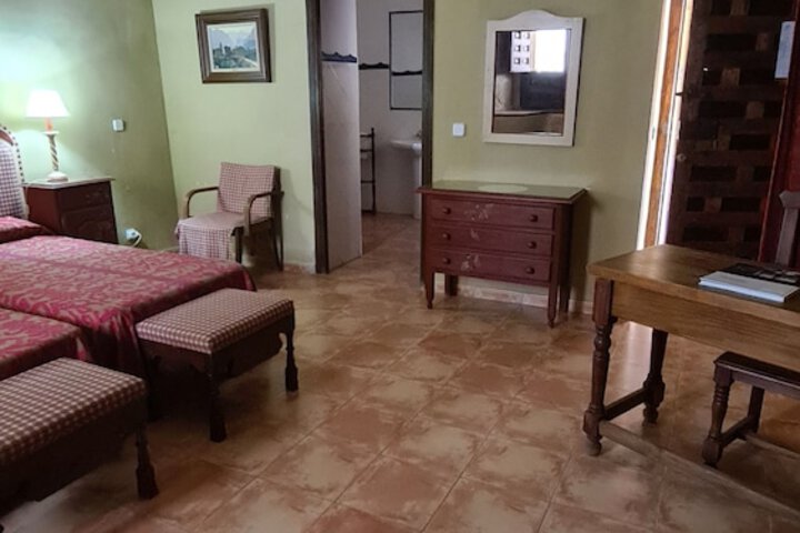 Room 34 of 80