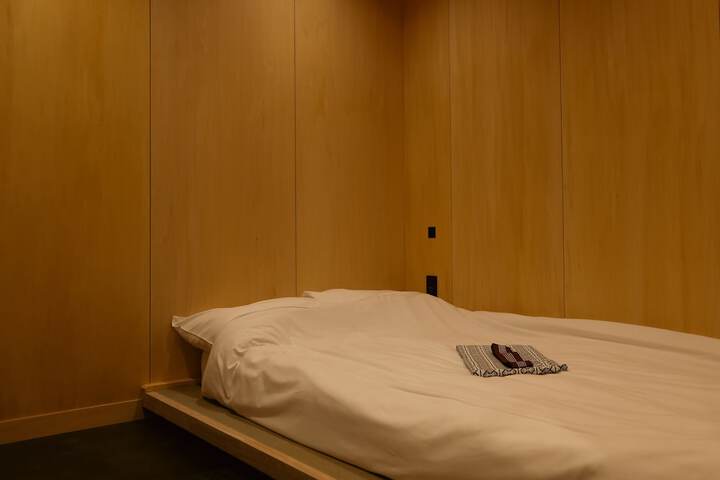 Room 58 of 146