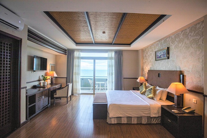 Room 8 of 56