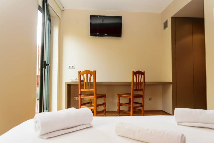 Room 5 of 90