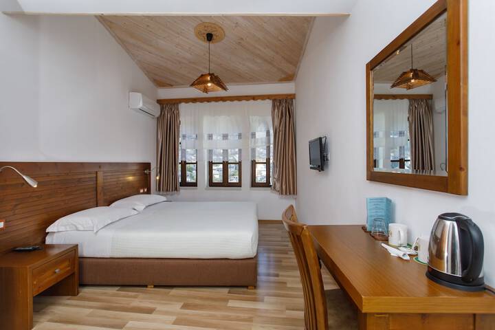 Room 4 of 68