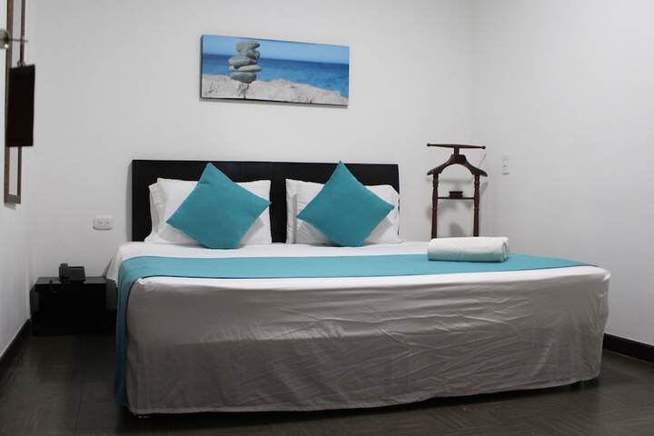 Room 4 of 48