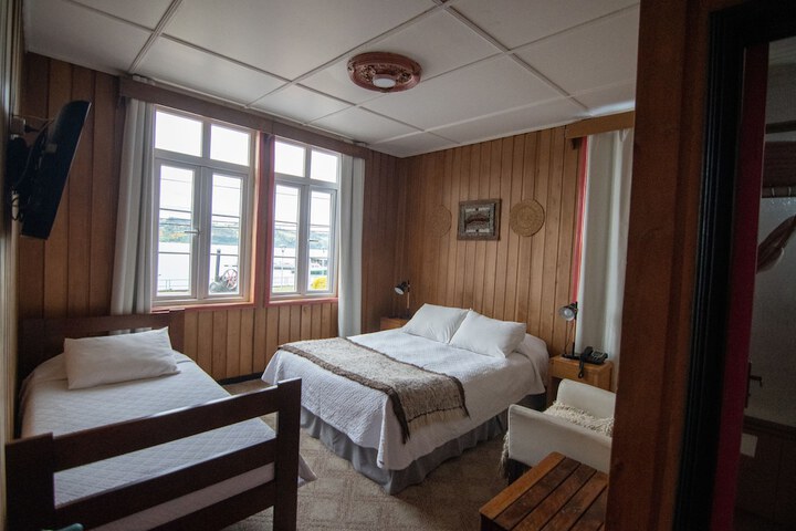Room 11 of 25