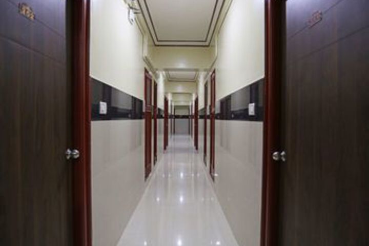 Ballroom/Hall 15 of 27