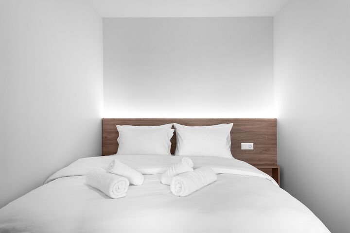 Room 2 of 81