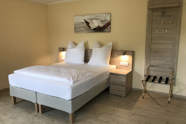 Room 28 of 62