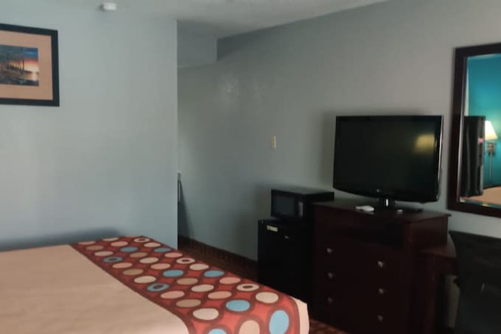 Room 14 of 34
