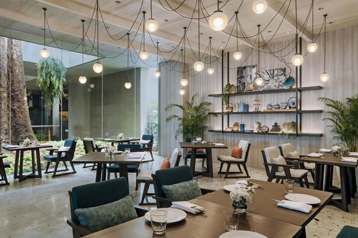 Dining 93 of 137