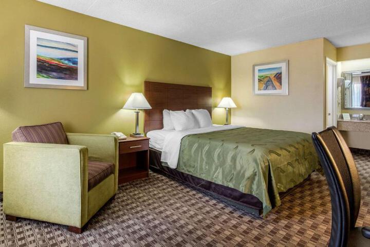 1 King Bed (6 of 16)