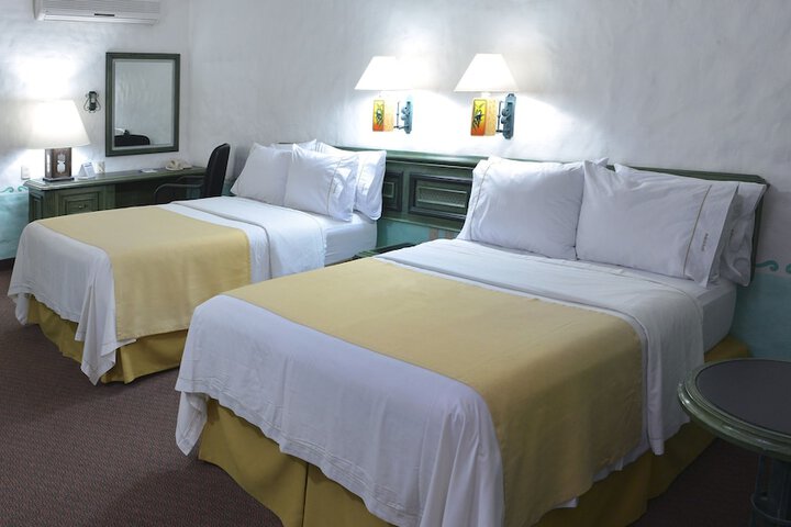 Room 3 of 61