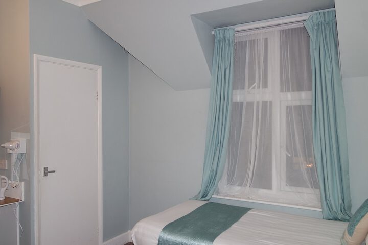 Room 43 of 160