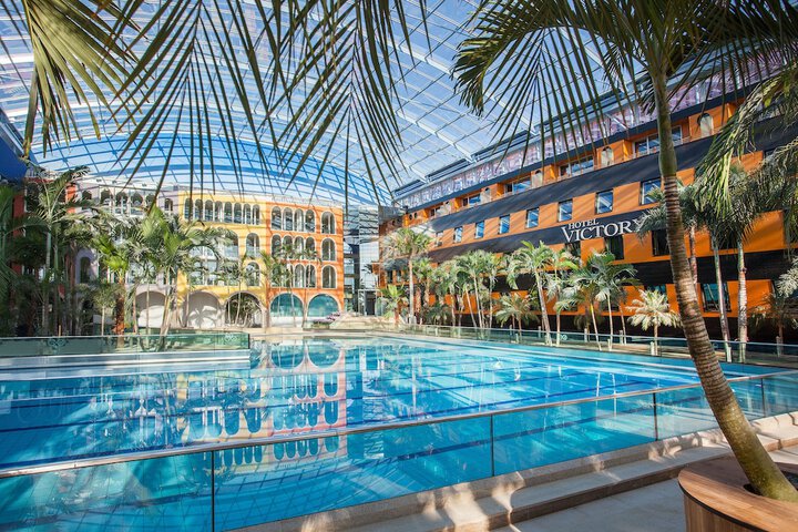 Pools & Facilities