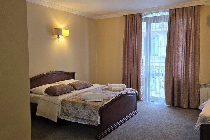 Room 8 of 47