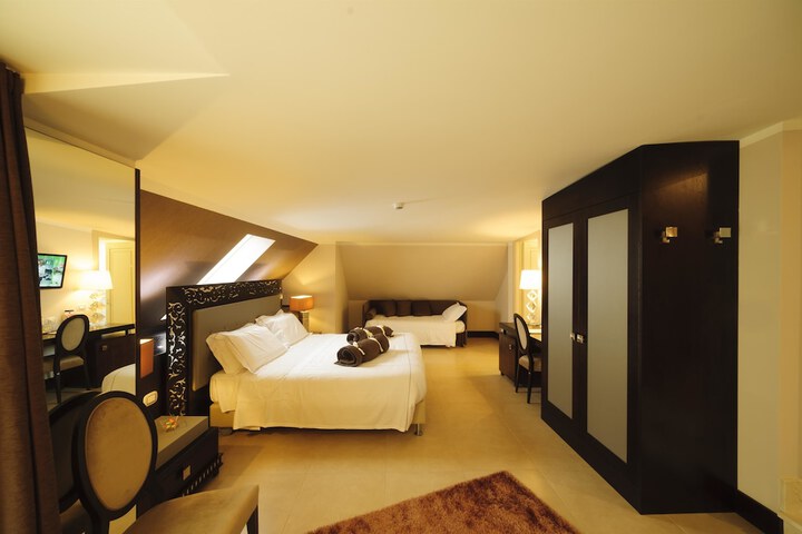 Room 17 of 186