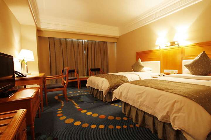 Room 8 of 23