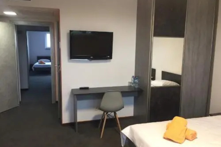 Room 4 of 22