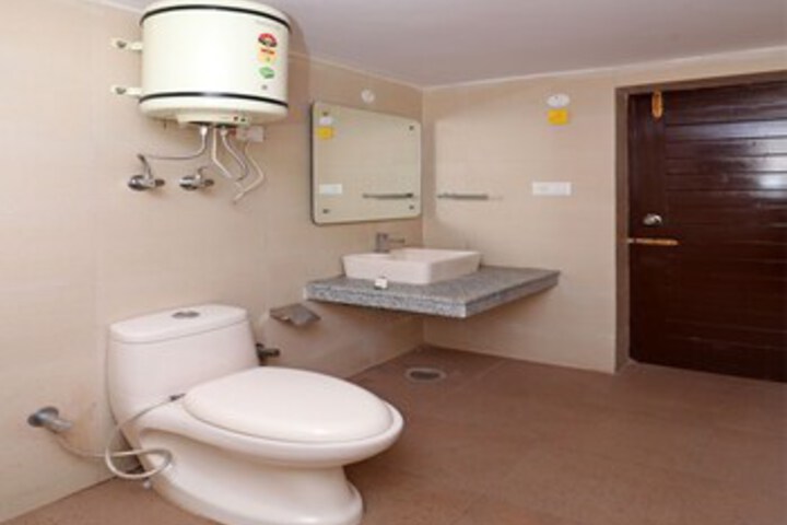 Room 3 of 25