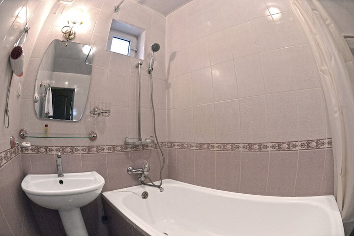 Room 8 of 23