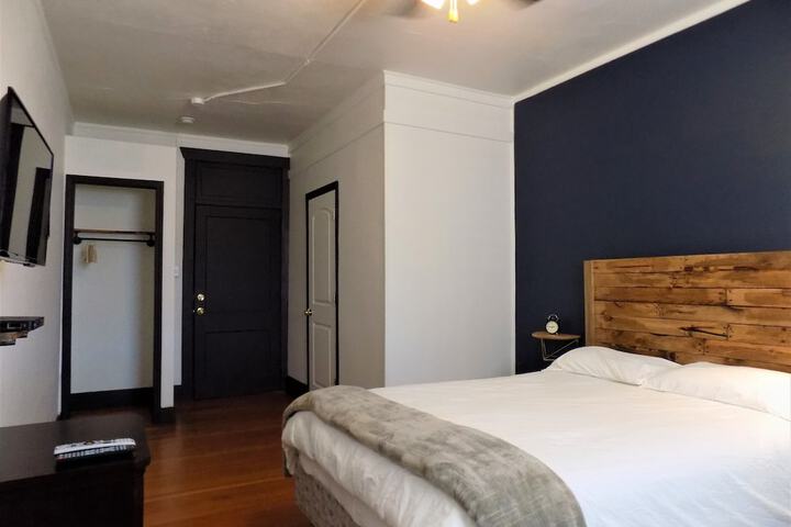 Room 5 of 63