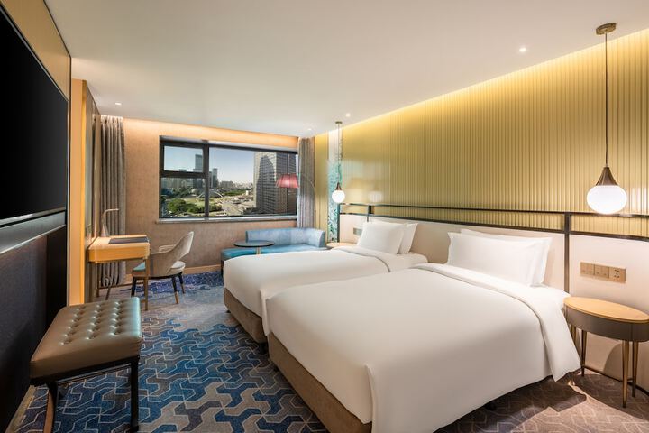 Room 4 of 40