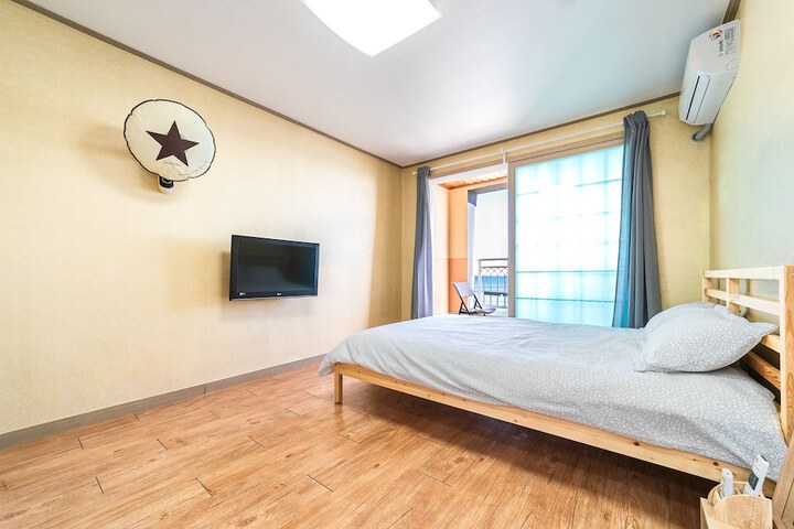 Room 10 of 63