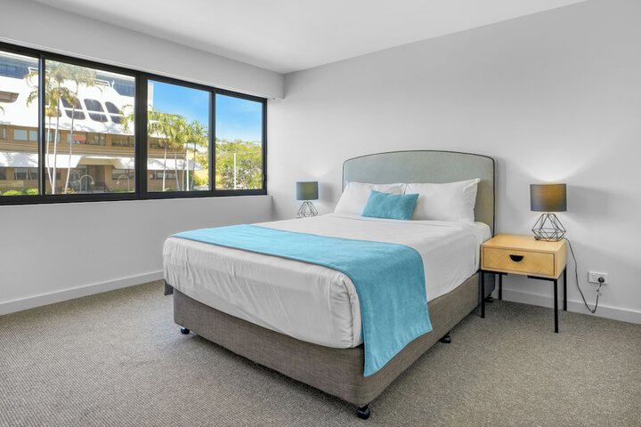 Room 4 of 36