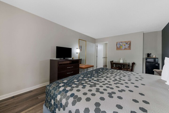 Room 28 of 42