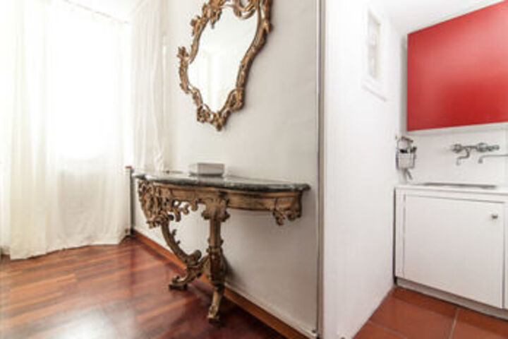 Room 105 of 153