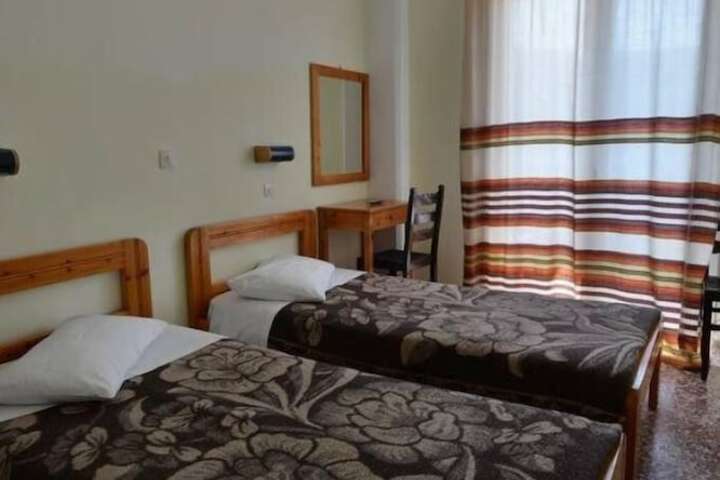 Room 8 of 16