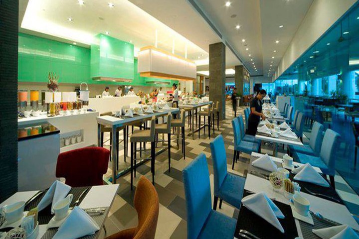 Dining 55 of 93
