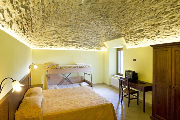 Room 3 of 31