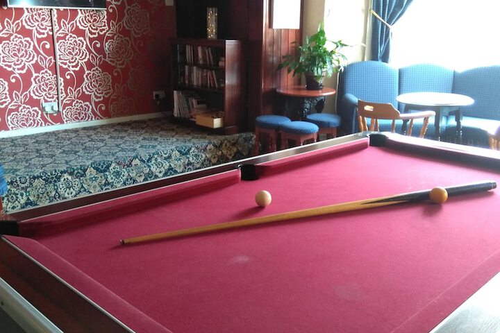 Lounge 94 of 102