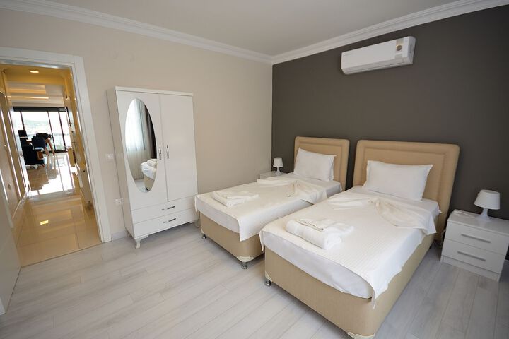 Room 30 of 44