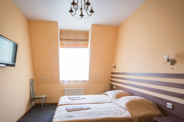 Room 16 of 164