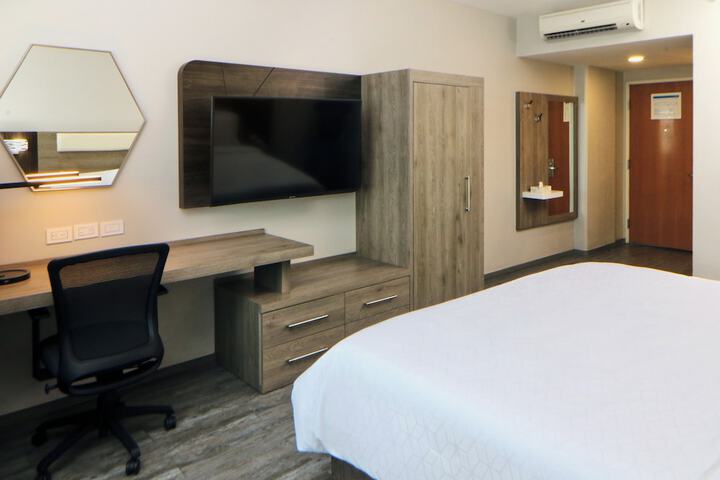 Room 16 of 70