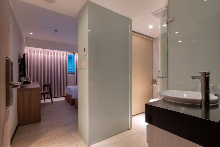 Room 45 of 87