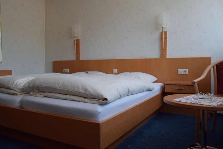 Room 17 of 92