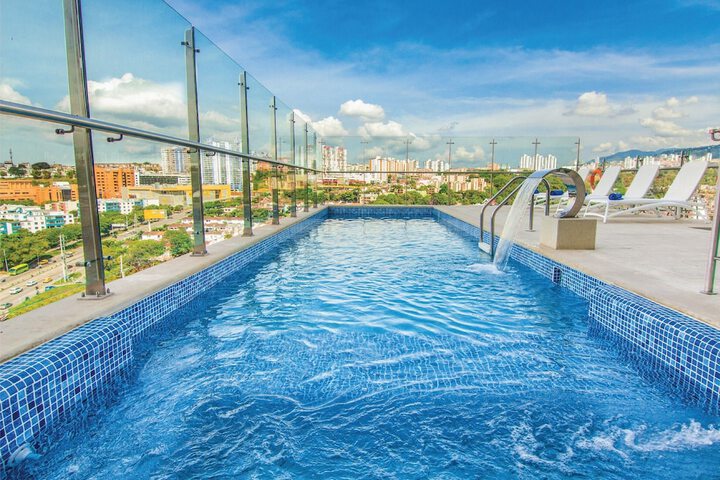 Hotel Pool