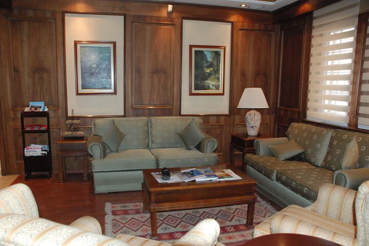 Guest Lobby